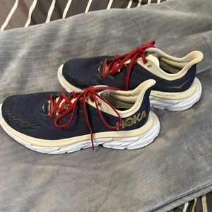Hoka One One Clifton Like New